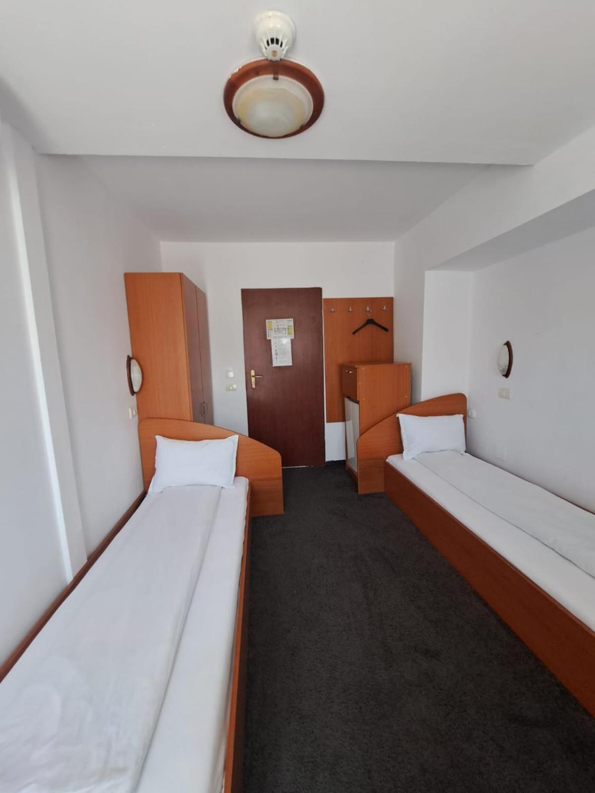 Hotel Pescarus Port ביקאז מראה חיצוני תמונה