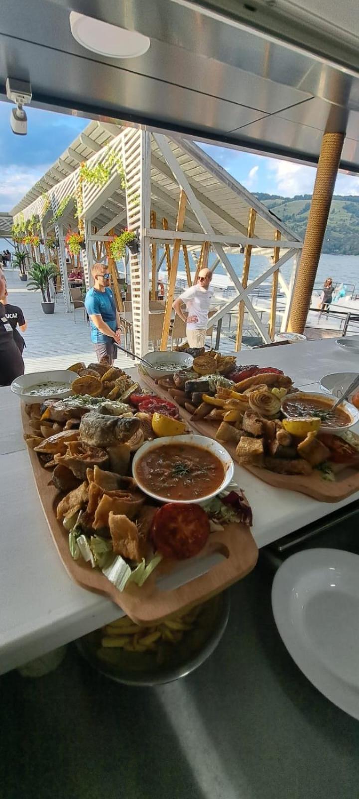 Hotel Pescarus Port ביקאז מראה חיצוני תמונה