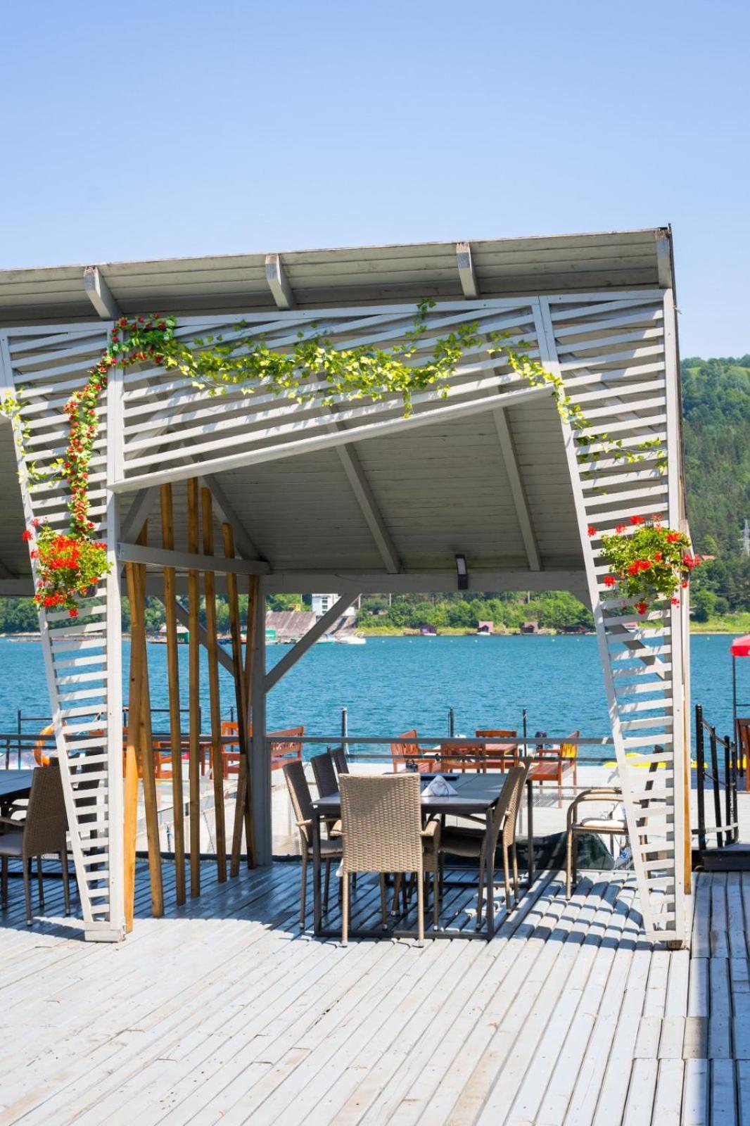 Hotel Pescarus Port ביקאז מראה חיצוני תמונה