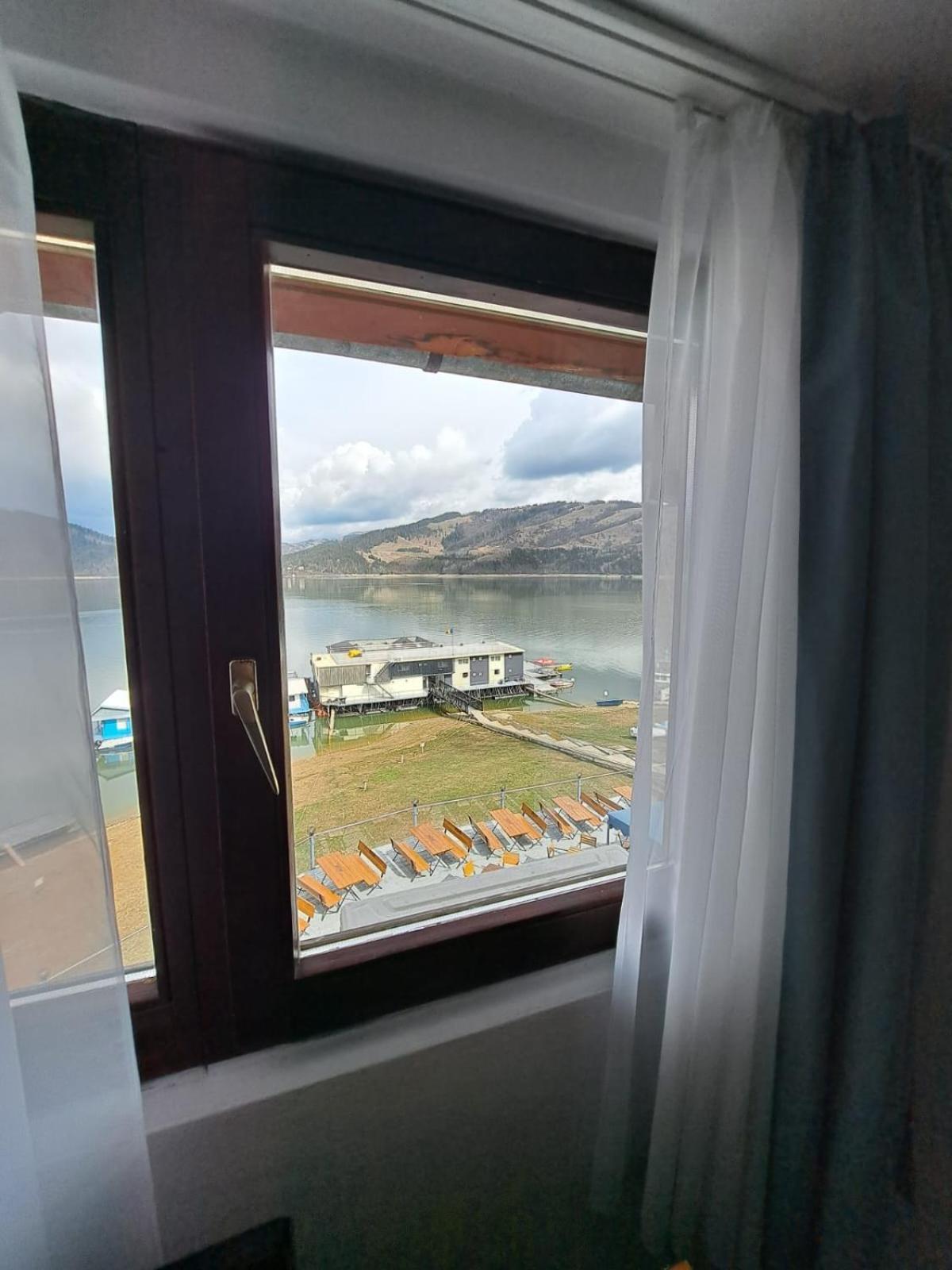 Hotel Pescarus Port ביקאז מראה חיצוני תמונה