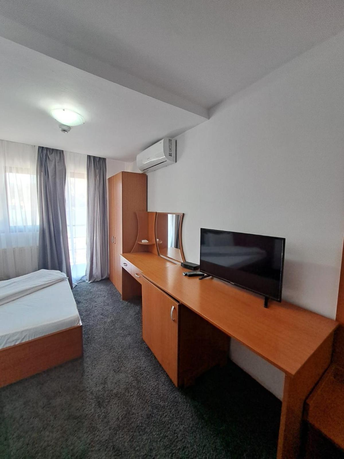 Hotel Pescarus Port ביקאז מראה חיצוני תמונה